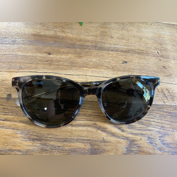 Costa - Picture 2 of 4